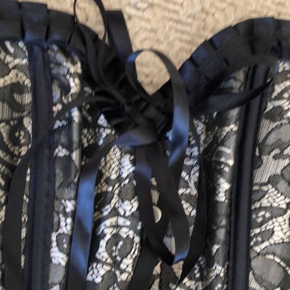 Moulin Rouge French Burlesque Dancer Halloween costume - Picture 3 of 16